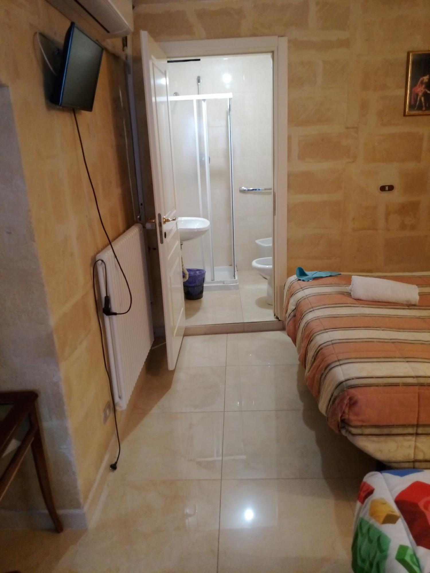 Parking Included Bed and Breakfast Ματέρα Δωμάτιο φωτογραφία